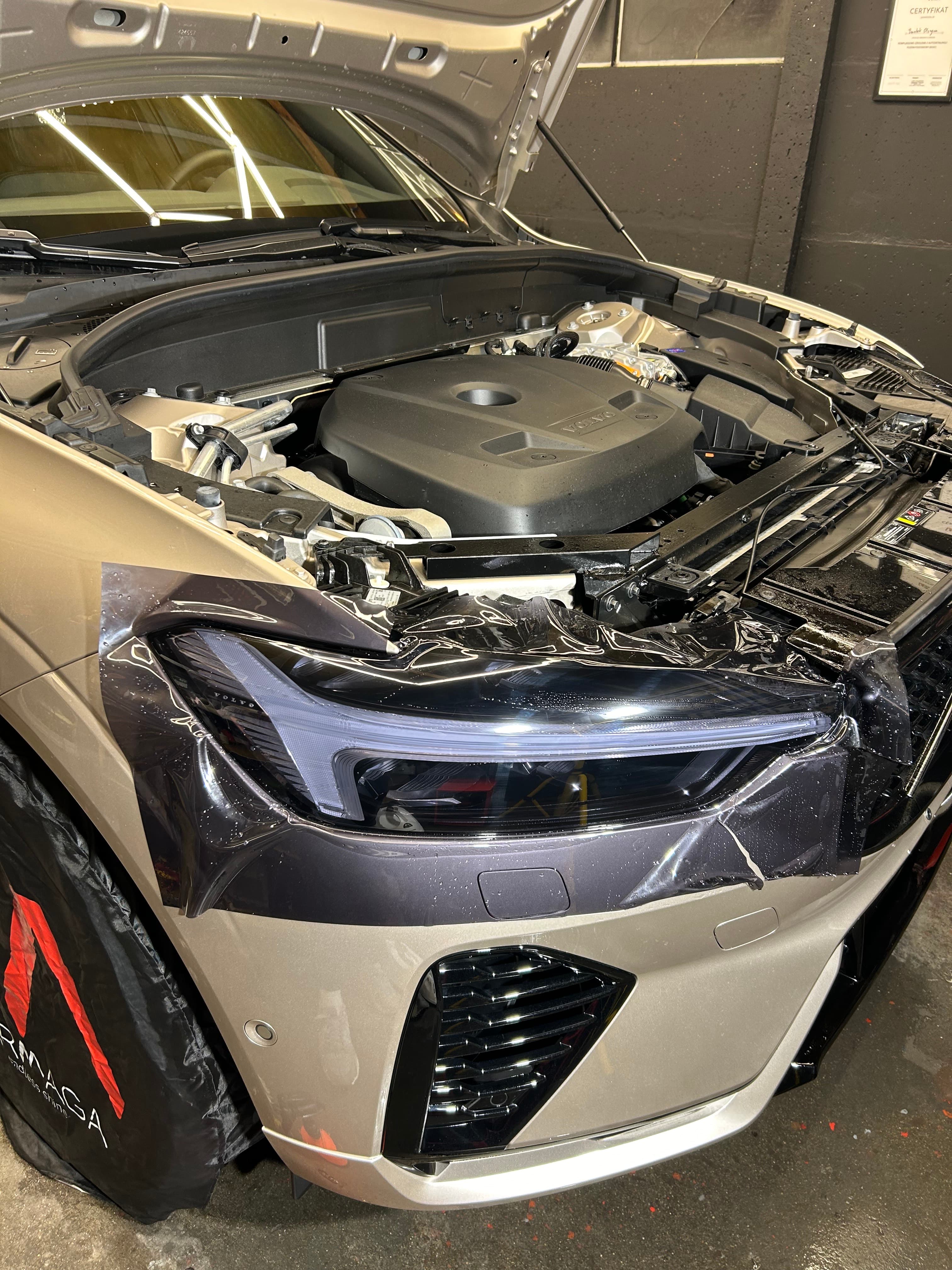 Volvo XC60 - Przyciemnianie Lamp - Efekt końcowy detailingu Ostrów Wielkopolski | Crystal Car Detailing